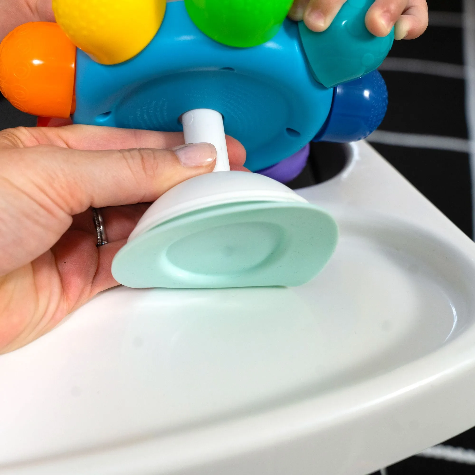 Baby Einstein Opus' Spin & Sea Suction Toy